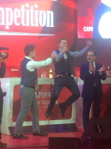 Andrea Dracos esulta per la vittoria della Campari Competition