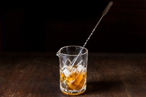 Un mixing glass Yarai