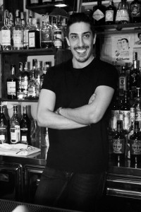Valerio Pierobono in posa per la vittoria