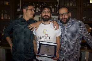 Il vincitore festeggia con gli ideatori Cristian Lorusso e Daniele Cicchinelli