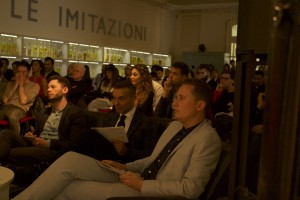 L'attento pubblico della gara