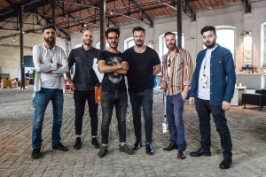 La giuria con Omar El Asry al centro