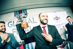 Il vincitore, Manolis Lykiardopolous