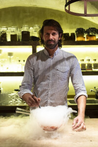 Matteo Di Ienno nel suo laboratorio